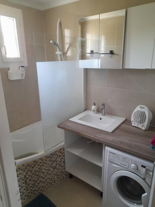 Appartement Aux Alyscamps 2, Climatisation, Wifi, Parking アルル エクステリア 写真